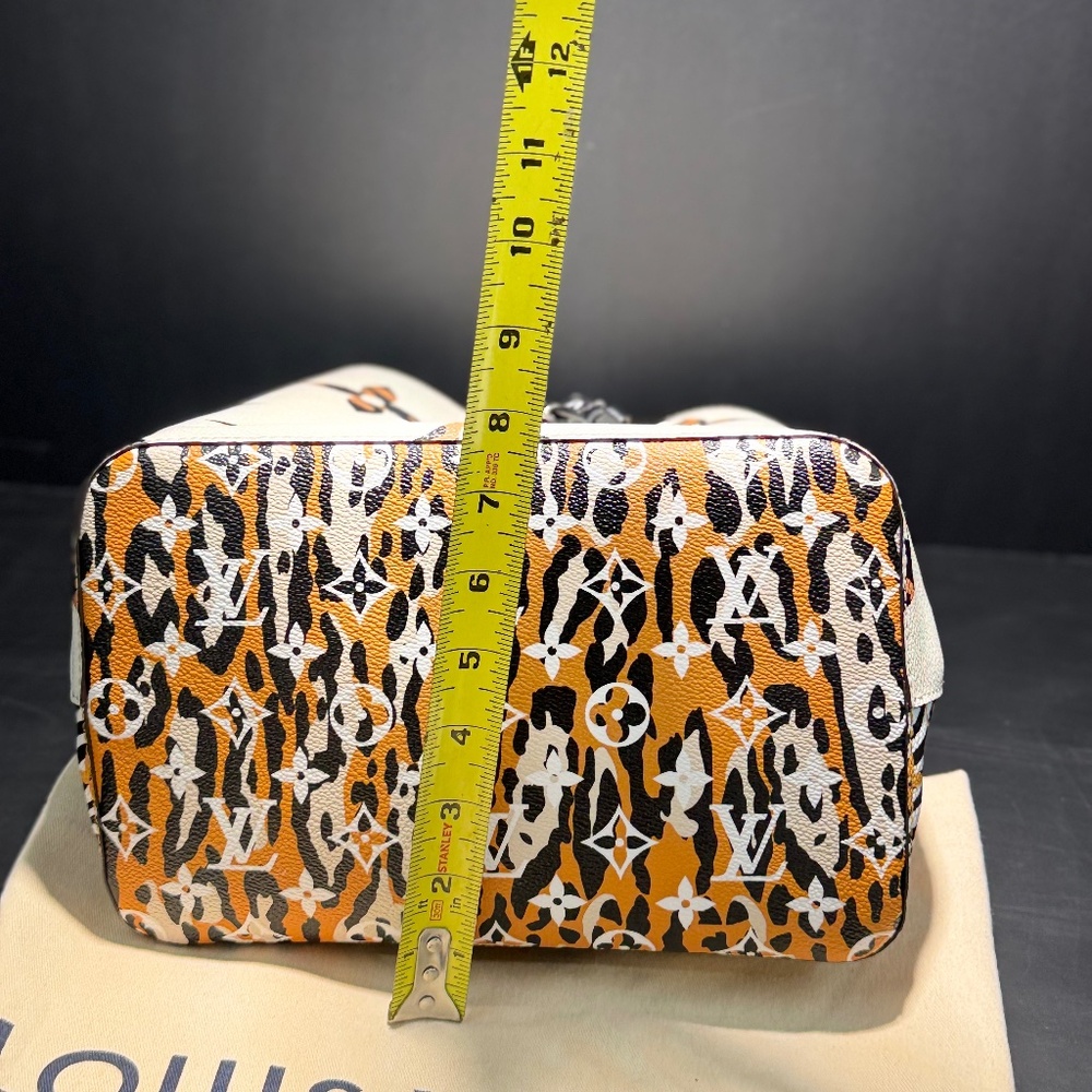 ❌SOLD❌Louis Vuitton Limited Edition NeoNoe Giant Shoulder Jungle Bucket Bag~EUC - Picture 10 of 11